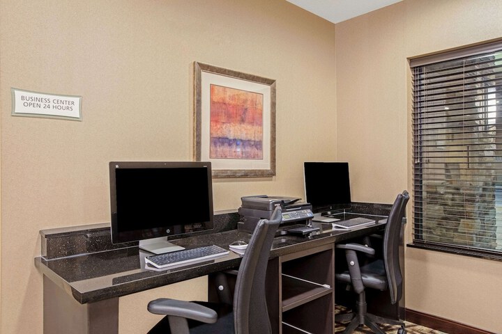 La Quinta Inn & Suites by Wyndham Gillette
