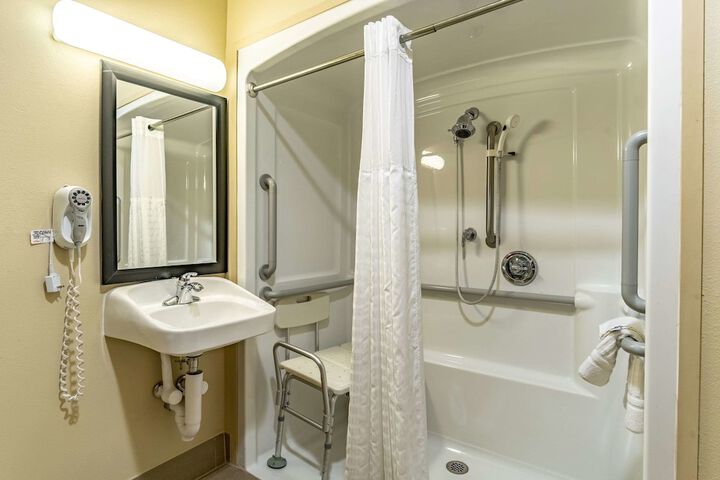 Room 21 of 40