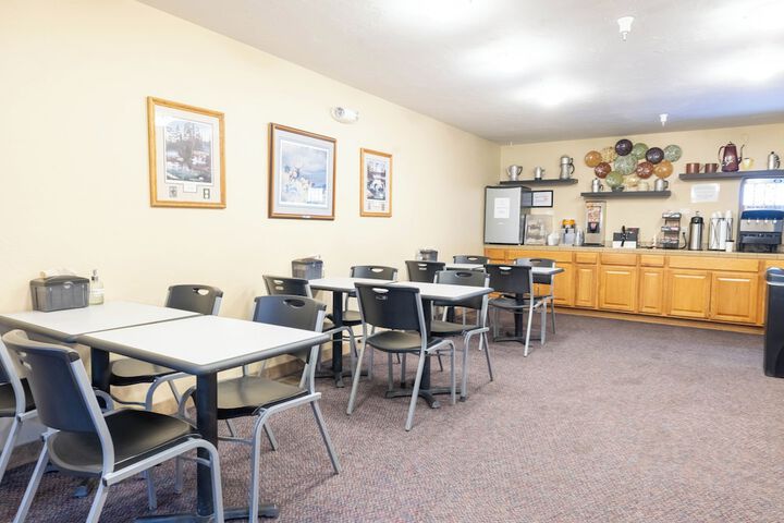 Blue Mountain Inn & Suites