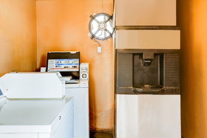 Laundry 26 of 26