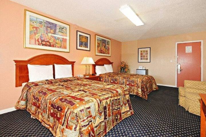 Room 25 of 37