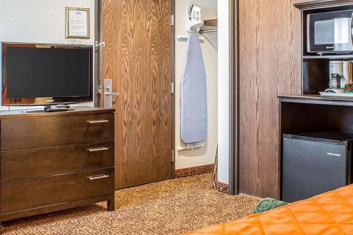 Room 14 of 27