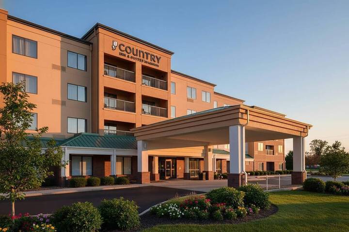 Country Inn & Suites by Radisson Brown Deer - Milwaukee North