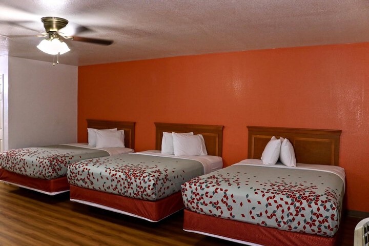 Room 18 of 19