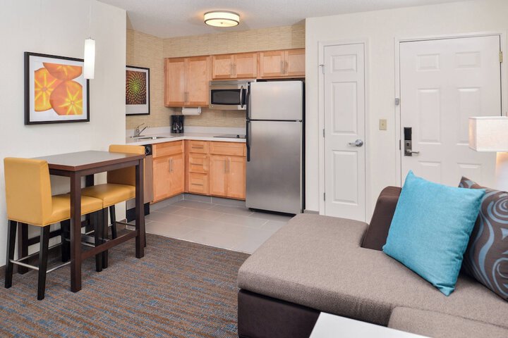 Room 32 of 46