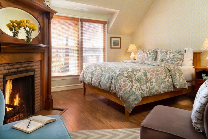 Room 37 of 74