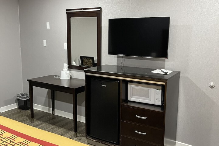 Room 8 of 22