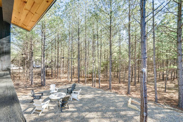 Near New Casino: Broken Bow Cabin w / Hot Tub