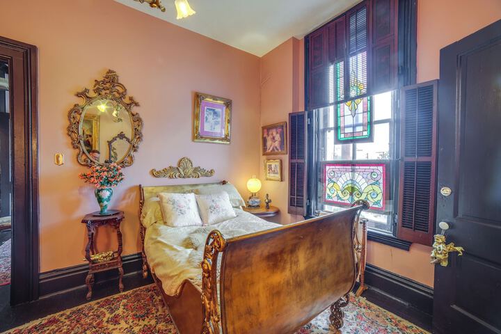 Vintage Apartment in Historic Downtown La Porte