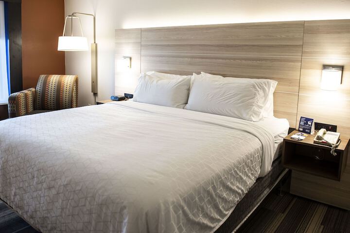 Holiday Inn Express & Suites Sedalia by IHG