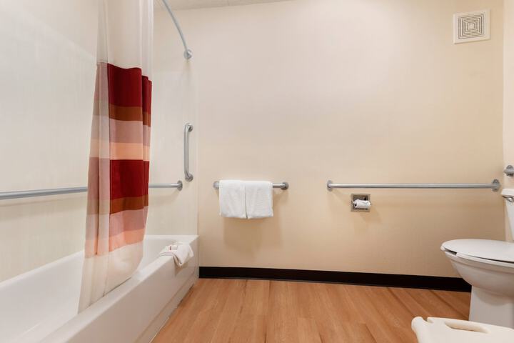 Room 16 of 29