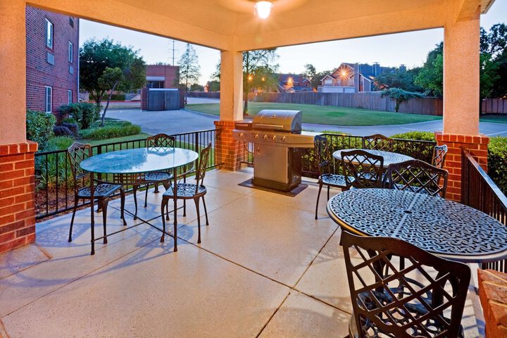 Sonesta Simply Suites Arlington Entertainment District
