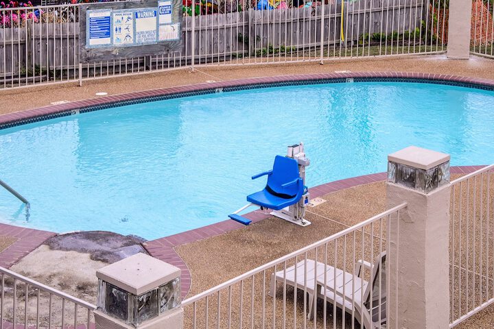Pool 6 of 30