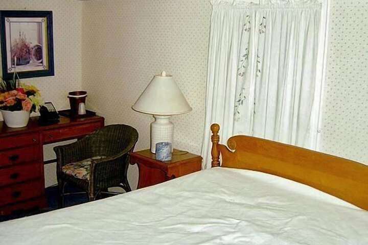 West Road Motel