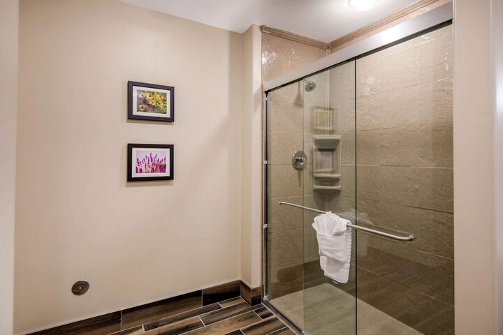 Room 20 of 38