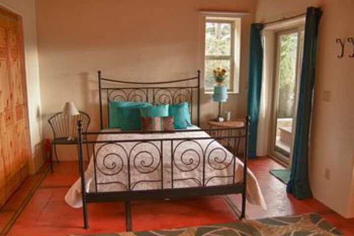 Bigfoot Lodge B & B