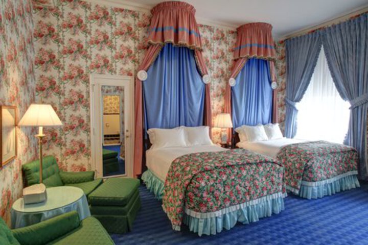 Room 163 of 200