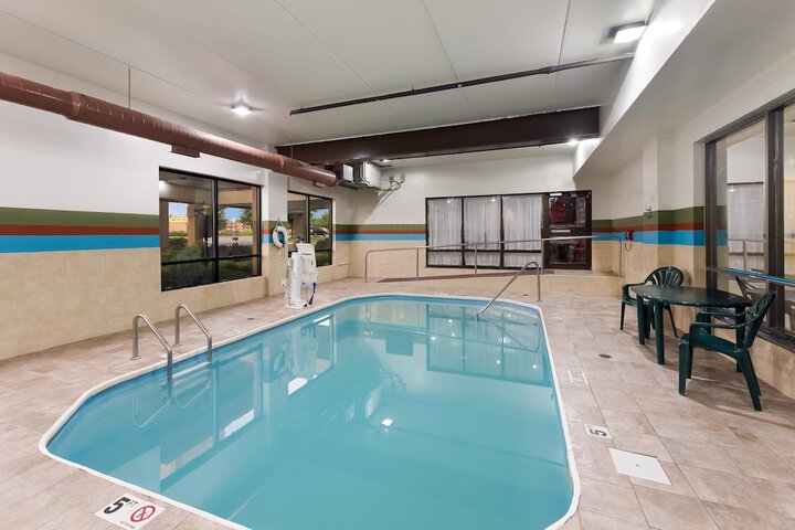 Pool 11 of 30