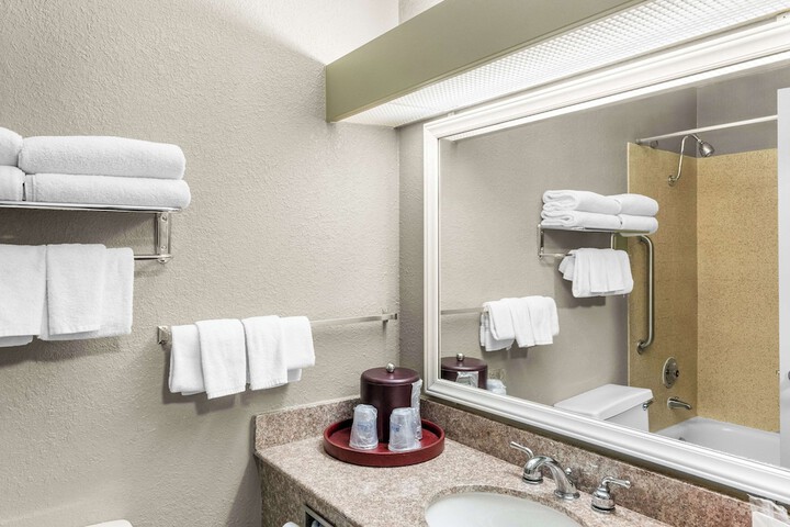SureStay Hotel by Best Western SeaTac Airport North