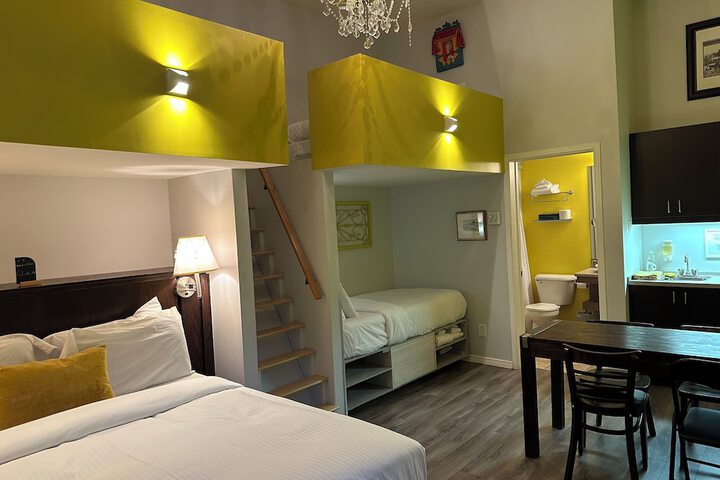 Room 54 of 102