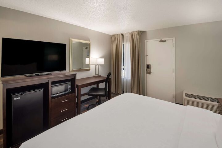 Room 13 of 44