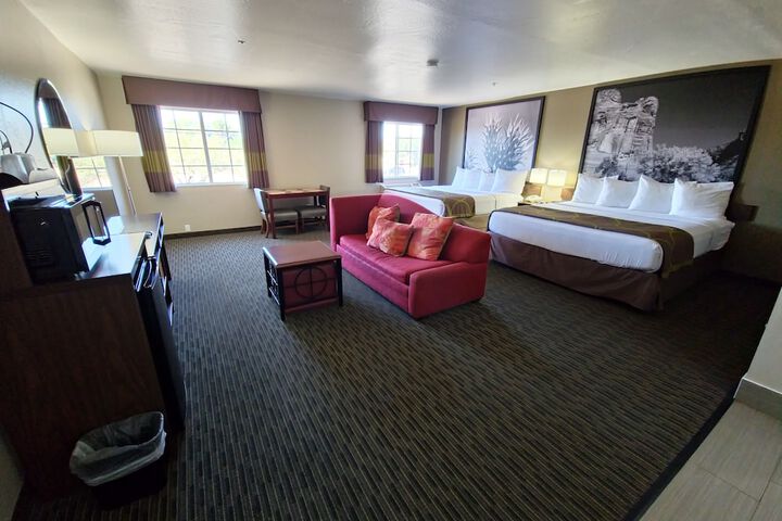 Room 28 of 65