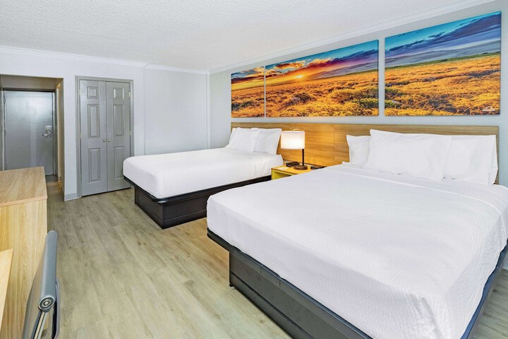 Room 27 of 33