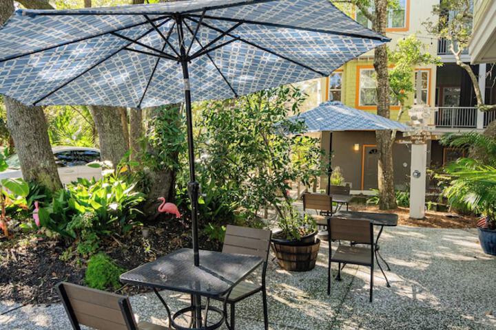 Waters Edge Inn - Adults Only
