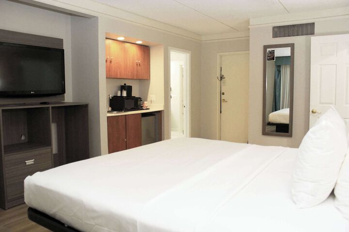 Room 22 of 48