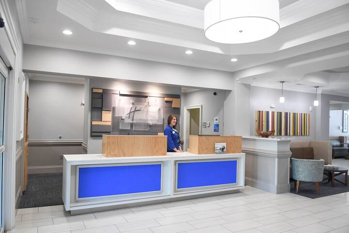 Holiday Inn Express & Suites Valdosta West - Mall Area by IHG
