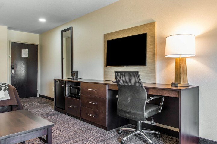 Room 16 of 31