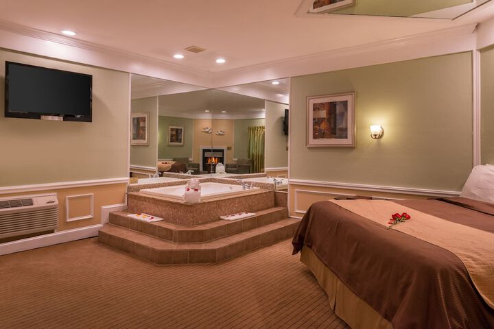 Hot Tub 66 of 72