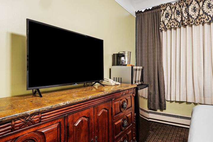 Room 44 of 51