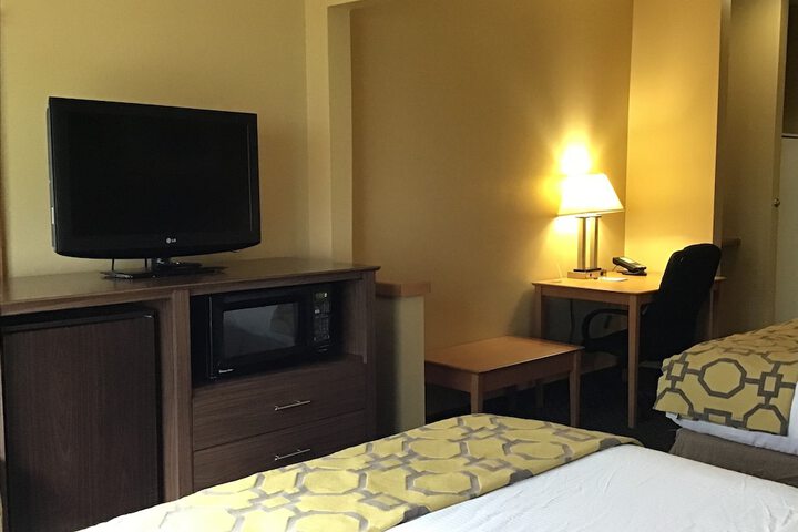 Room 8 of 19