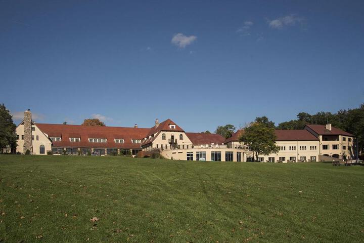 Potawatomi Inn & Cabins