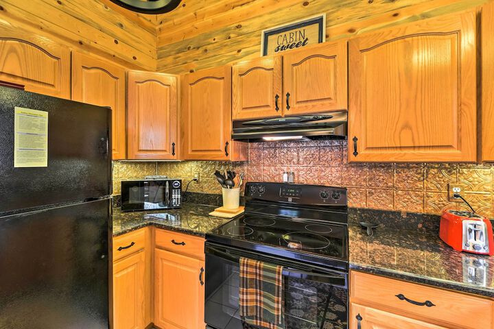 bobcat Trail Cabin on 3 Acres in Como!