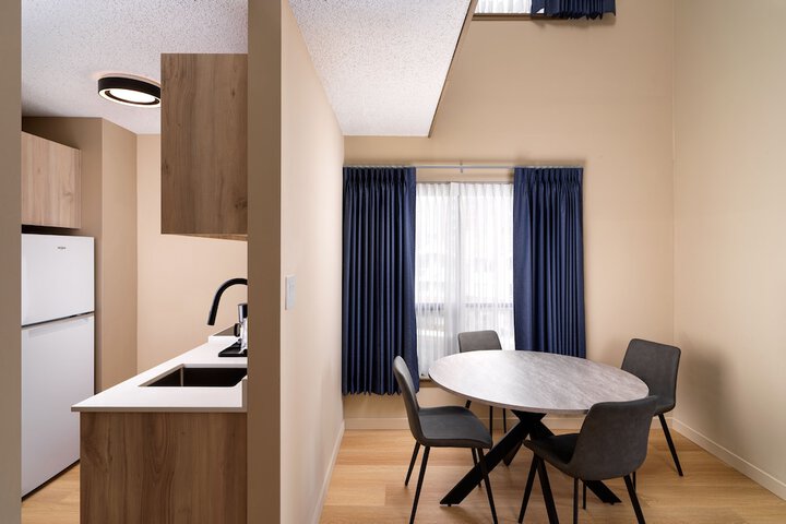Room 17 of 84