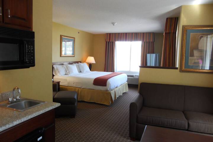 Room 43 of 49