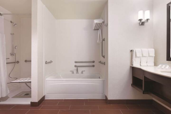Hilton Garden Inn Rochester Downtown NY