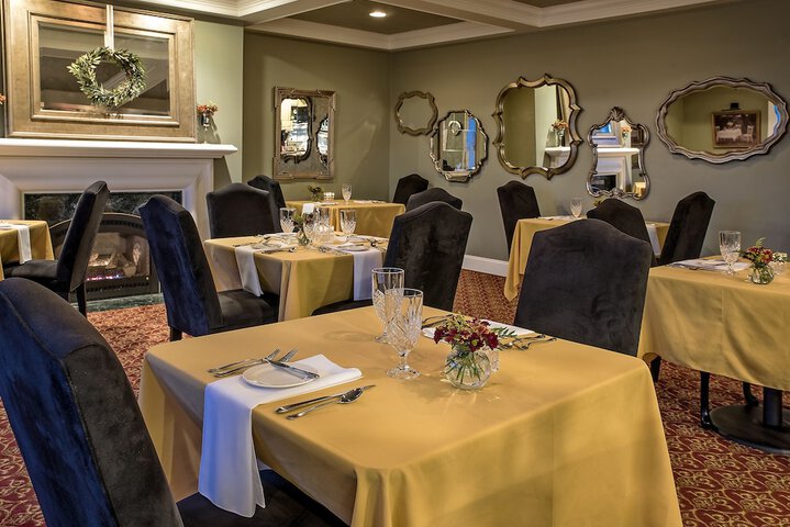 Dining 83 of 145