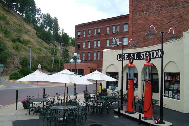 Martin & Mason Hotel