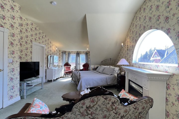 Room 18 of 32