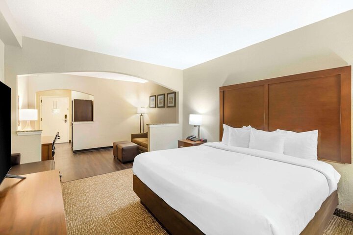 Comfort Inn Meridian - Bonita Lakes