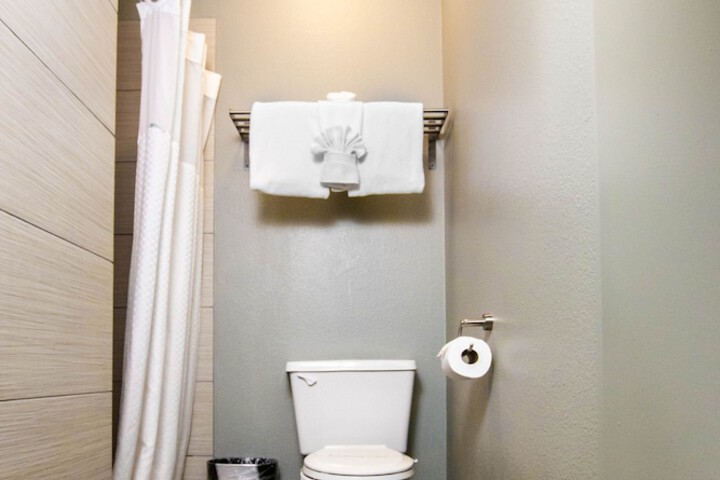 Room 43 of 63
