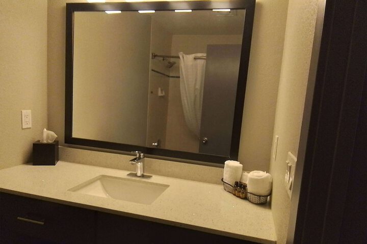 Room 15 of 28