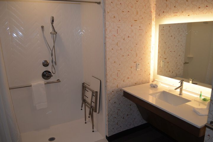 Room 36 of 69