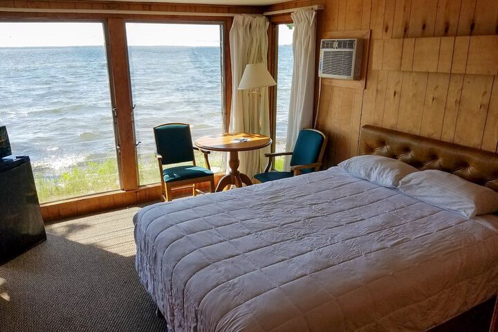 Room 85 of 146
