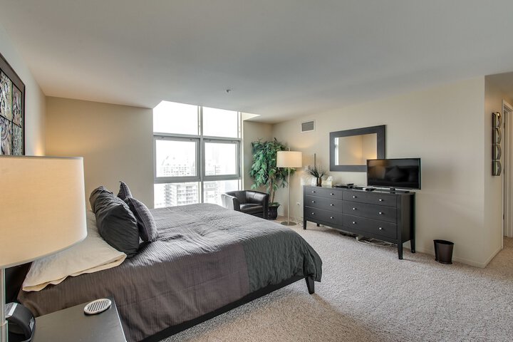Room 9 of 107