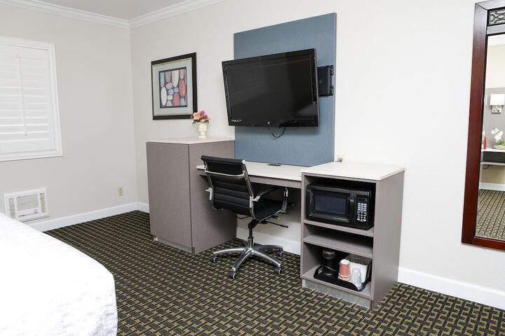 Room 52 of 82