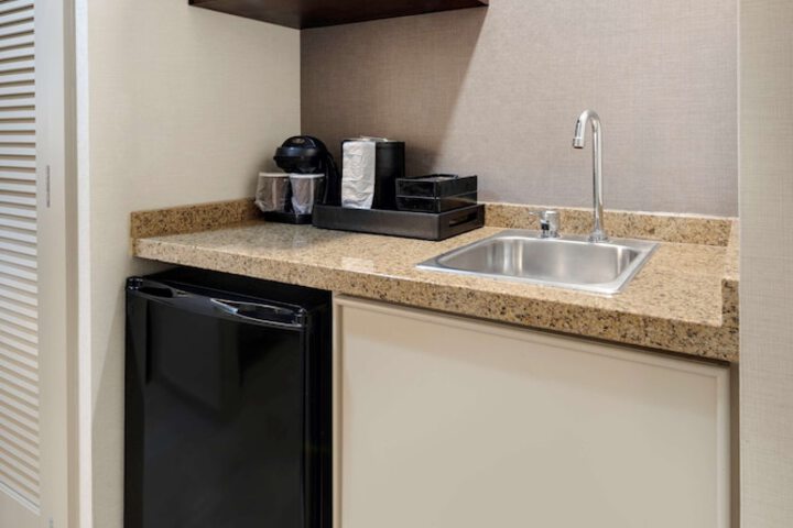 Embassy Suites by Hilton Detroit Troy Auburn Hills